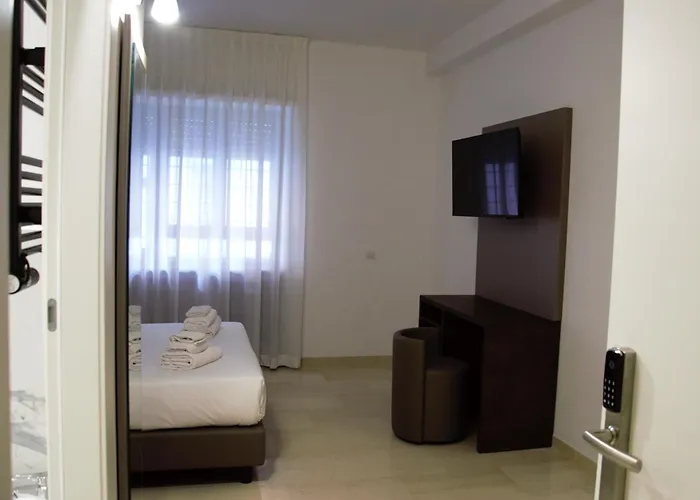 Domus Dea By Trinita Rome